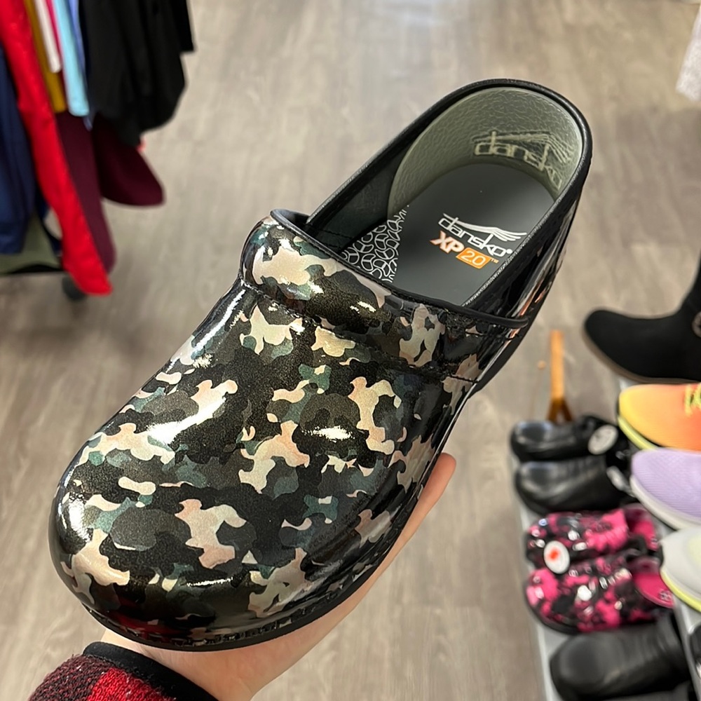 39 dansko xp 2.0 camo new with box